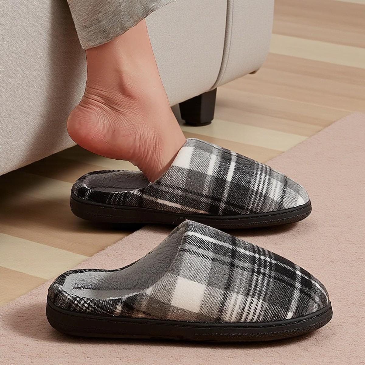 Men’s Plaid Memory Foam Slippers – Insulated House Shoes with Indoor/Outdoor Rubber Sole