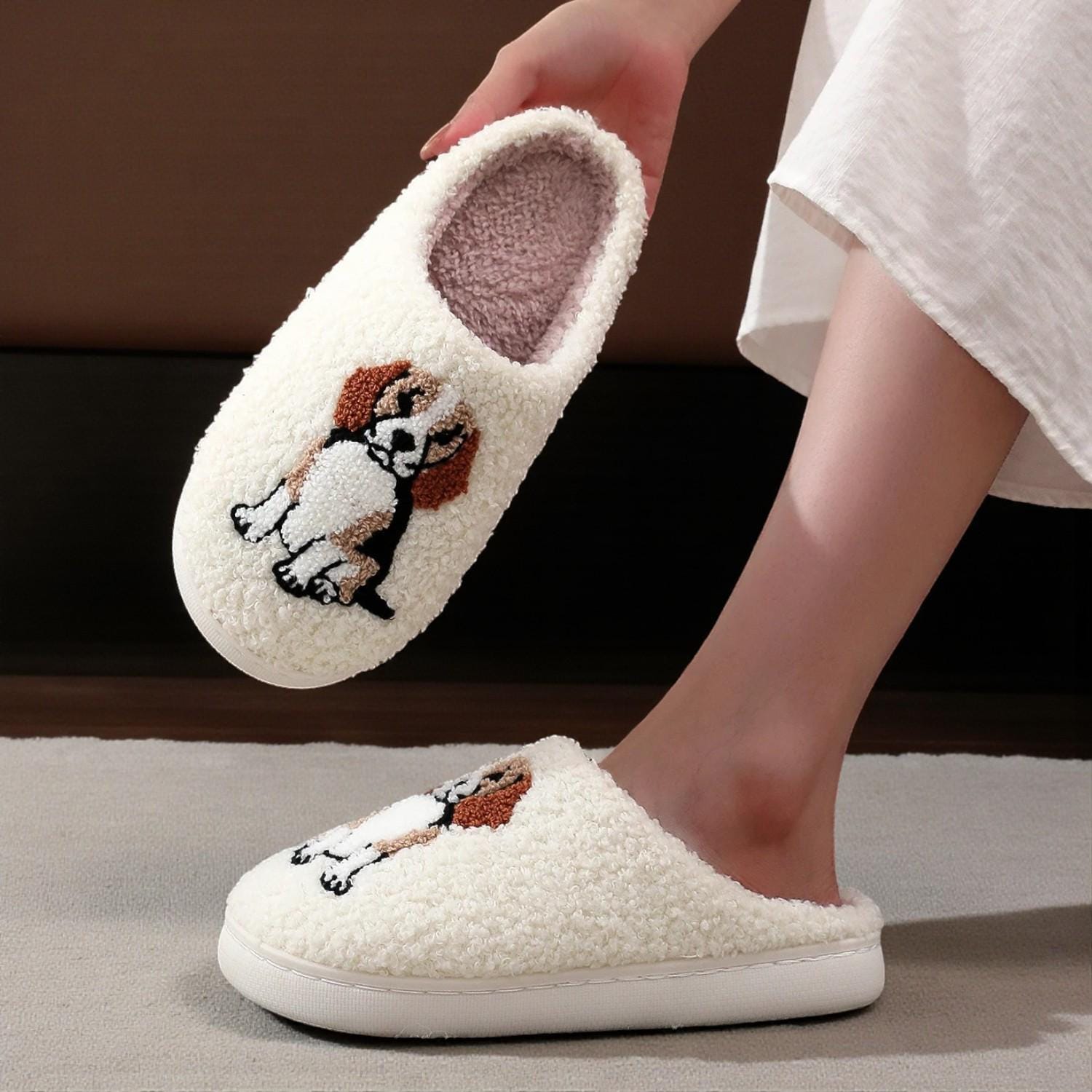 Women’s Beagle Plush House Slippers – Insulated Dog-Themed Indoor Footwear with Cushioned Sole