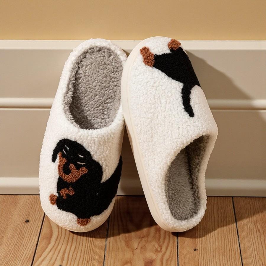 Women’s Embroidered Dachshund Slippers – Premium Thermal Fleece House Shoes with Cushioned Sole