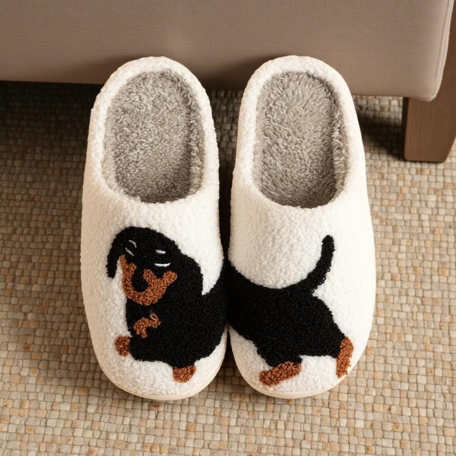 Women’s Embroidered Dachshund Slippers – Premium Thermal Fleece House Shoes with Cushioned Sole