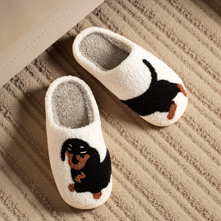 Women’s Embroidered Dachshund Slippers – Premium Thermal Fleece House Shoes with Cushioned Sole